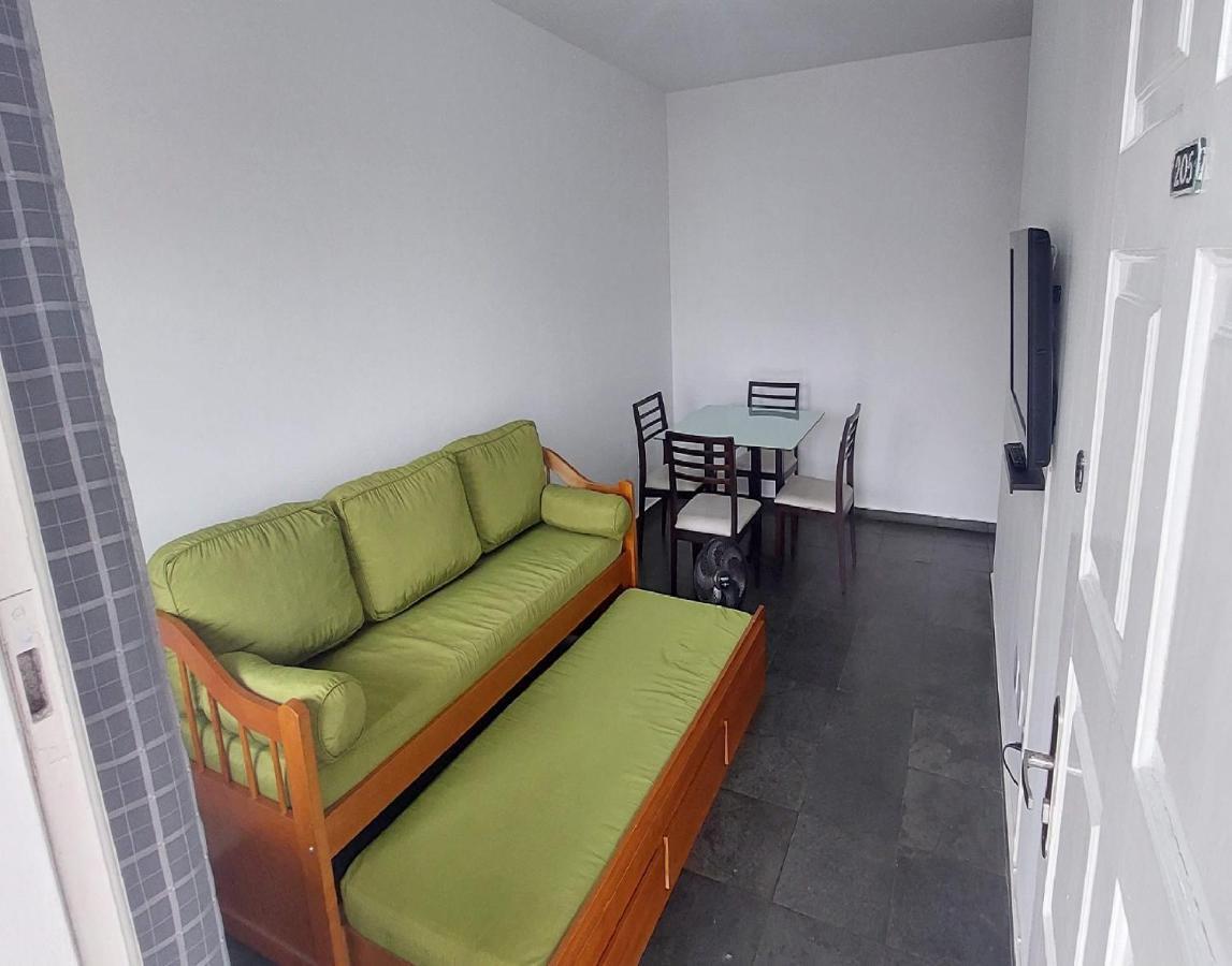 Otimo Apto De Quarto, Sala, Cozinha E Banheiro Em - Caucao Garantia 200,00 - Acomoda Ate 6 Pessoas Confortavelmente Em Camas - Wifi Na Area Externa No Apartamento Cabo Frío